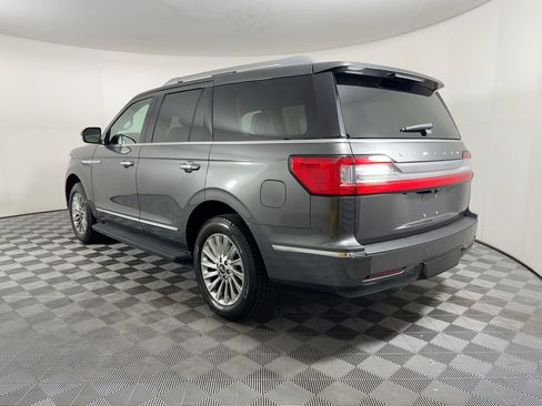 Used 2018 Lincoln Navigator Premiere image 3