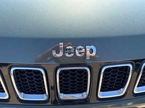 Used 2021 Jeep Compass Limited w/ Elite Exterior Group AWD/4WD image 11