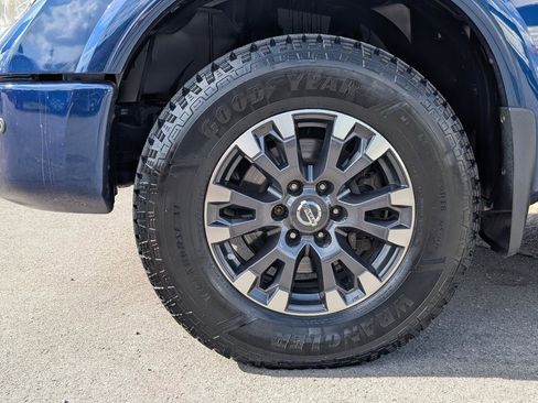 Used 2017 Nissan Titan PRO-4X AWD/4WD image 24