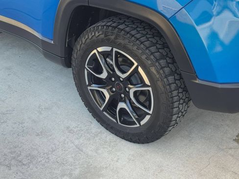Used 2025 Jeep Compass Trailhawk AWD/4WD image 29