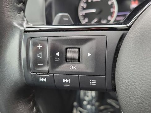 Used 2022 Nissan Pathfinder SV w/ SV Premium Package AWD/4WD image 24