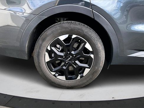 Used 2024 Kia Sorento S image 37