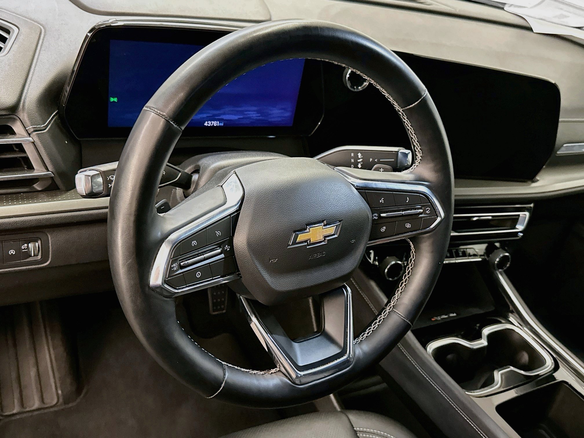 Used 2025 Chevrolet Traverse LT AWD/4WD image 18
