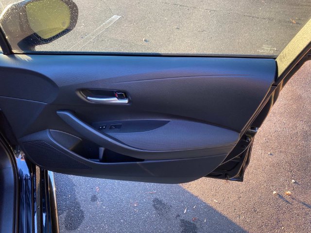 Used 2021 Toyota Corolla LE FWD image 35