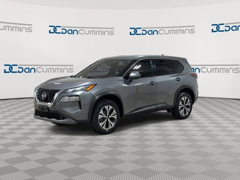 Used 2021 Nissan Rogue SV image 5