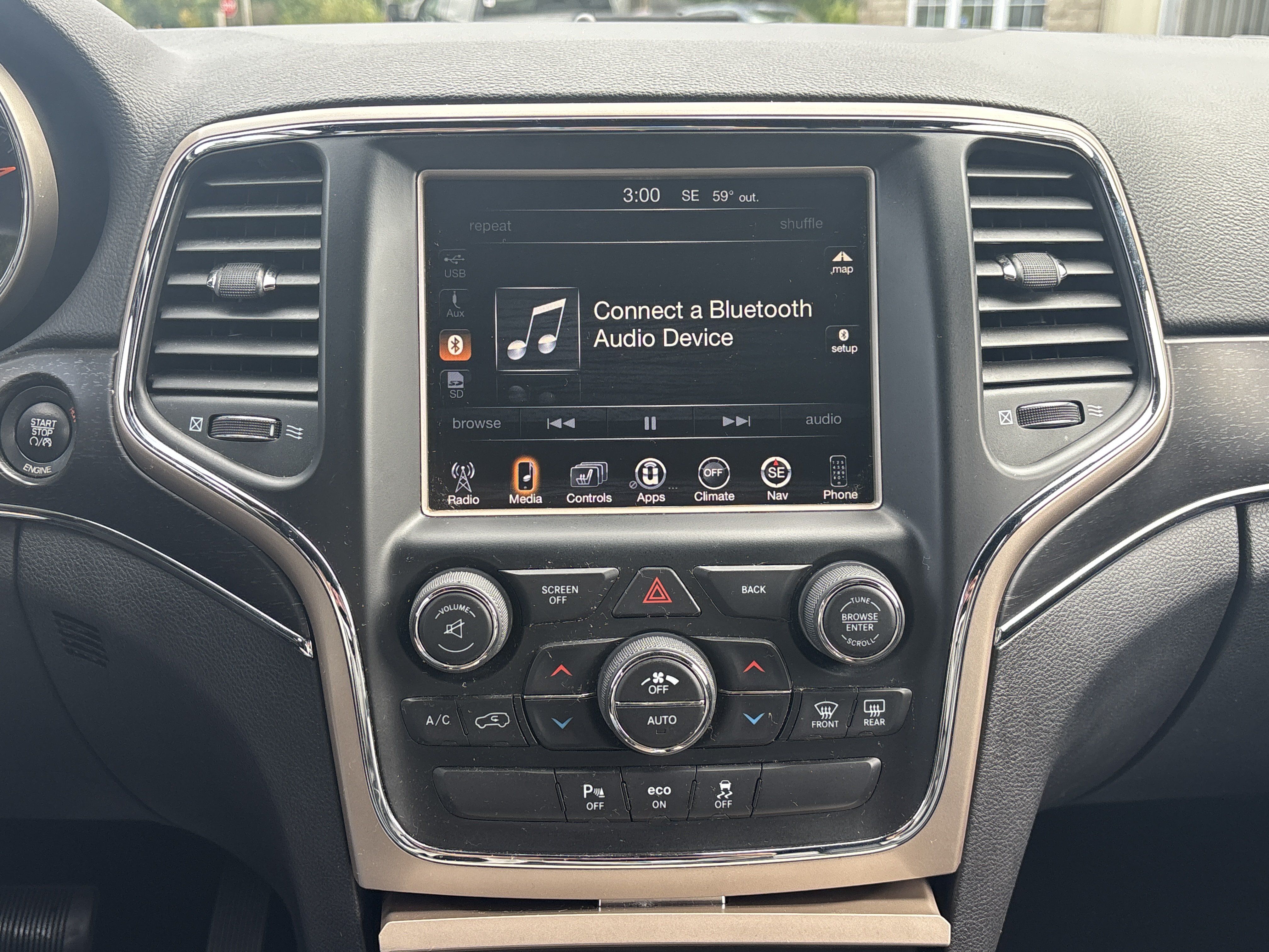 Used 2015 Jeep Grand Cherokee Limited w/ Luxury Group II AWD/4WD image 21