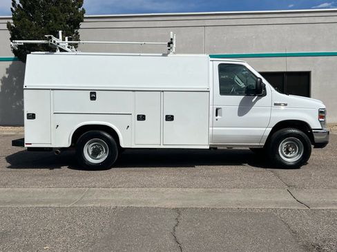Used 2019 Ford E-350 and Econoline 350 Super Duty w/ Power Windows & Locks Group RWD image 2