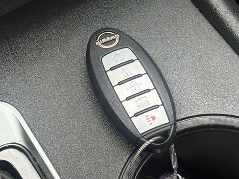 Used 2025 Nissan Altima 2.5 SV FWD image 25