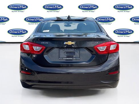 Used 2017 Chevrolet Cruze LT w/ Convenience Package FWD image 6
