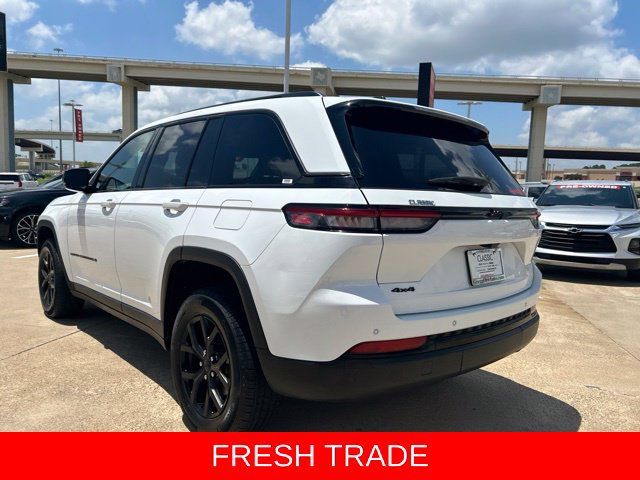 Used 2024 Jeep Grand Cherokee Altitude AWD/4WD image 6
