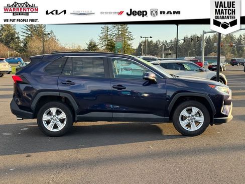 Used 2021 Toyota RAV4 XLE image 13