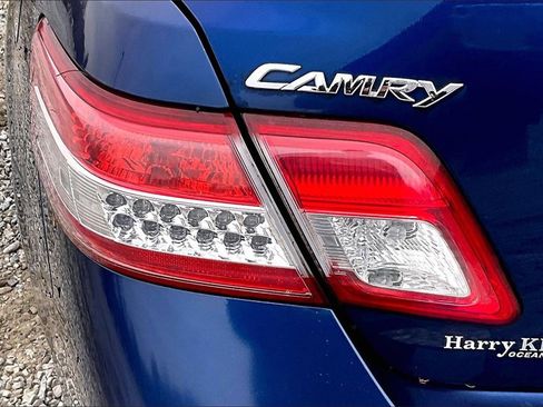 Used 2010 Toyota Camry XLE image 25