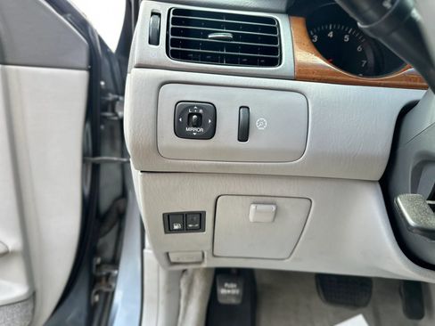 Used 2005 Lexus ES 330 w/ Preferred Accessory Pkg FWD image 38