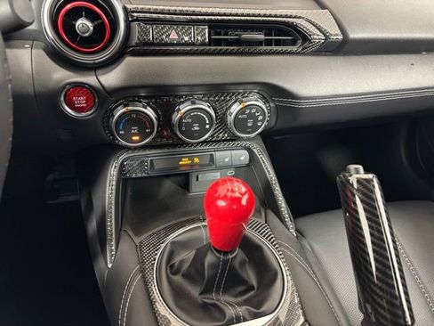 Used 2024 MAZDA MX-5 Miata Grand Touring RWD image 24