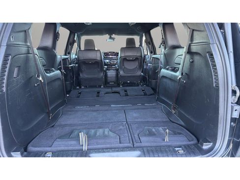 Used 2025 Chrysler Pacifica Select image 18