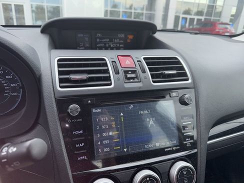 Used 2017 Subaru Forester 2.5i Limited AWD/4WD image 8