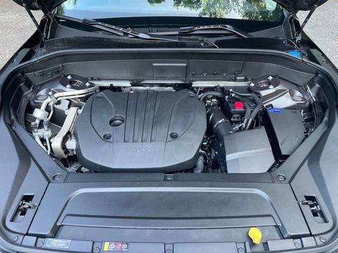 Certified 2024 Volvo XC90 B5 Plus AWD/4WD image 28