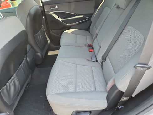 Used 2017 Hyundai Santa Fe SE FWD image 12