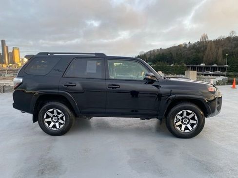 Certified 2023 Toyota 4Runner TRD Off-Road Premium image 3