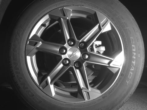 Used 2025 Chevrolet Blazer LT FWD image 14
