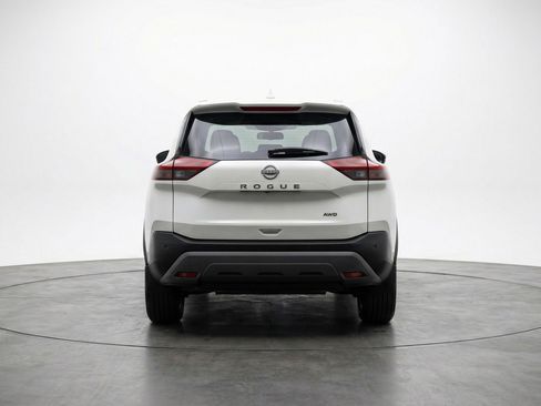 Used 2025 Nissan Rogue SV image 7