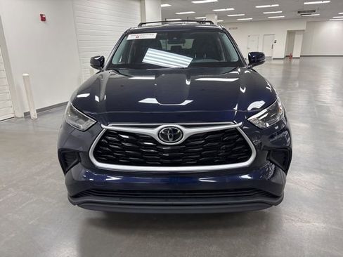 Used 2023 Toyota Highlander L image 2