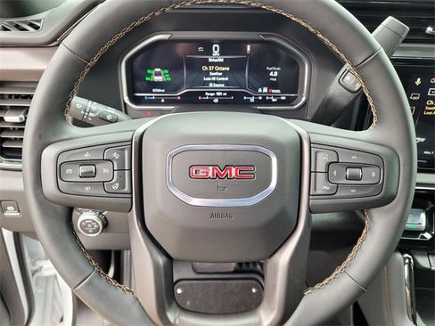 Used 2025 GMC Sierra 2500 AT4 image 28