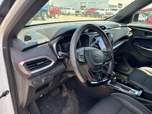 Used 2023 Chevrolet TrailBlazer RS w/ Sun and Liftgate Package AWD/4WD image 8