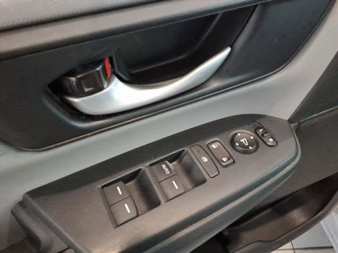 Used 2017 Honda CR-V LX image 19