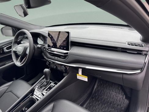 New 2026 Jeep Compass Latitude image 33