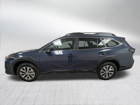 Used 2025 Subaru Outback Premium image 2