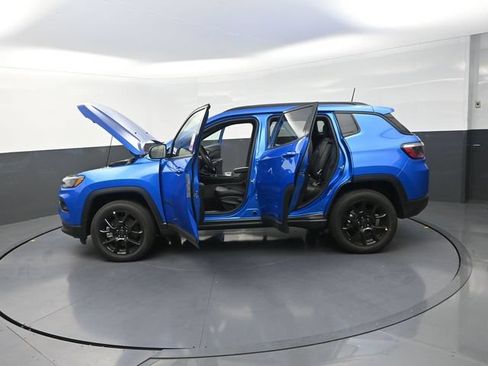 New 2026 Jeep Compass Latitude AWD/4WD image 32