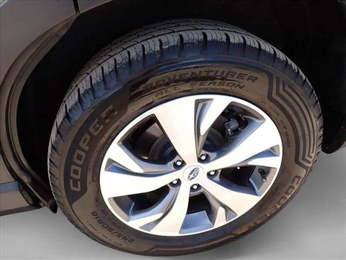 Certified 2023 Subaru Ascent Premium w/ Convenience Package AWD/4WD image 7