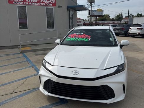 Used 2025 Toyota Camry LE FWD image 2