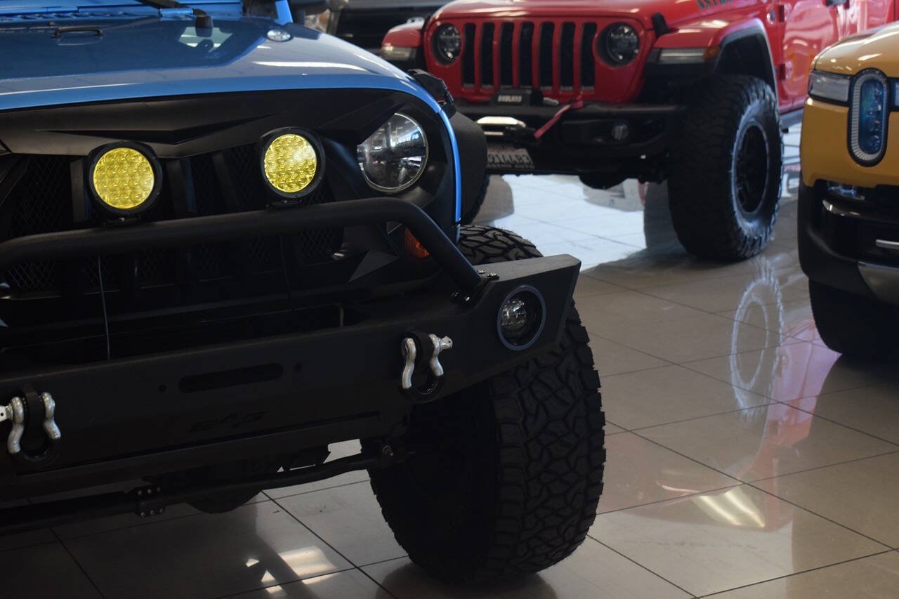 Used 2010 Jeep Wrangler Rubicon w/ PWR Convenience Group AWD/4WD image 11