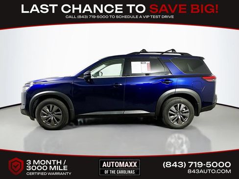 Used 2023 Nissan Pathfinder SV AWD/4WD image 5