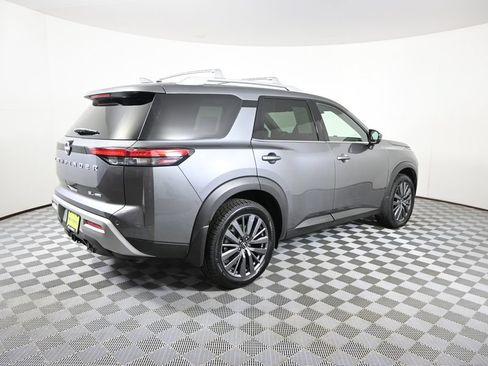 Used 2024 Nissan Pathfinder SL w/ SL Premium Package AWD/4WD image 6