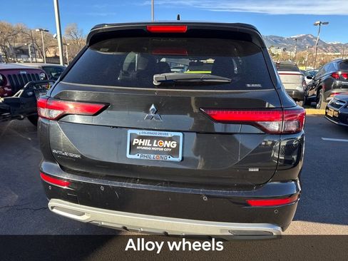 Used 2022 Mitsubishi Outlander SE image 14