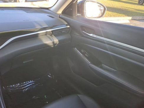 Used 2024 Nissan Altima 2.5 SR w/ SR Premium Package image 15