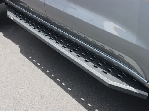 Used 2021 Chevrolet Silverado 1500 LT Trail Boss w/ Convenience Package II image 9