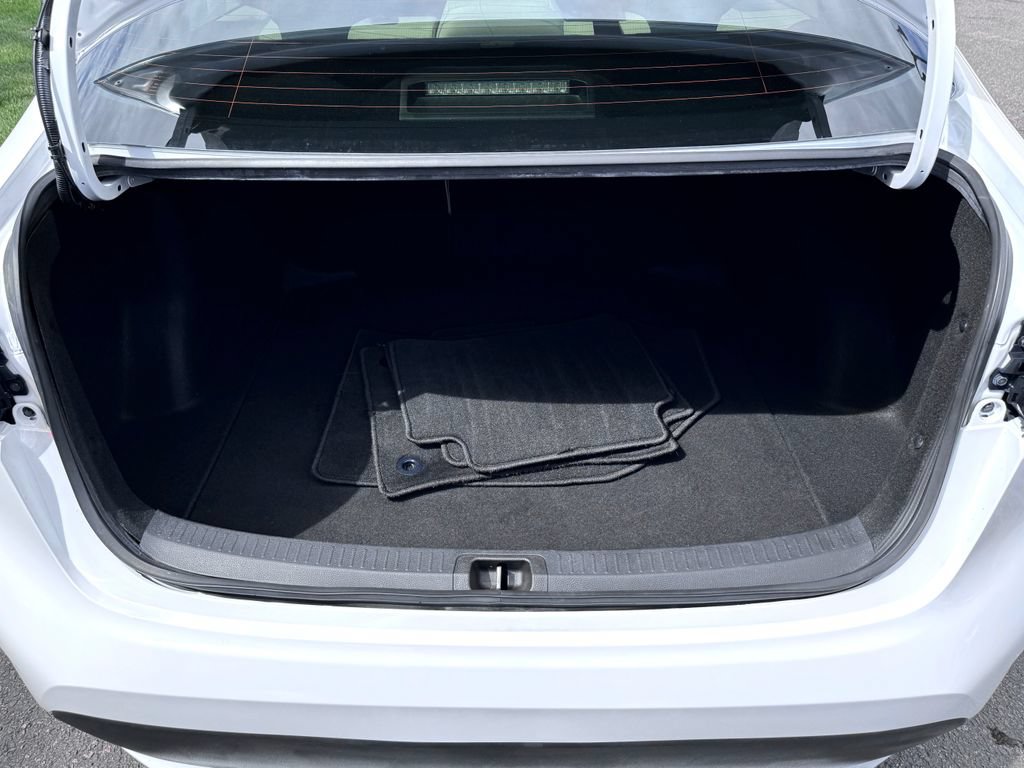 Used 2022 Toyota Corolla LE FWD image 10