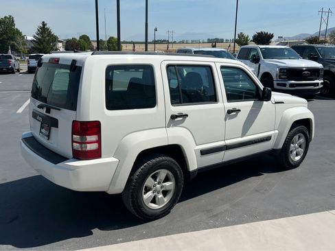 Used 2010 Jeep Liberty Sport AWD/4WD image 7