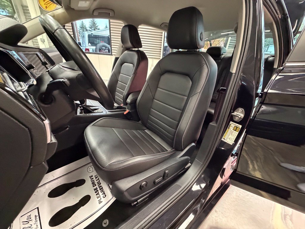 Used 2024 Volkswagen Jetta SE FWD image 7