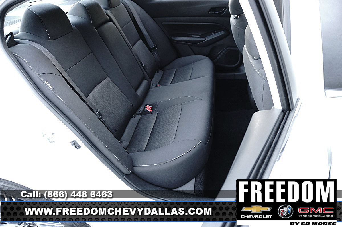 Used 2025 Nissan Altima 2.5 SV FWD image 12