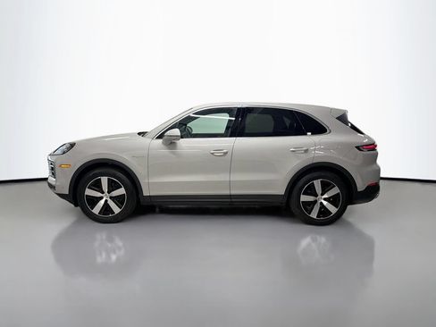 Certified 2025 Porsche Cayenne E-Hybrid AWD/4WD image 2
