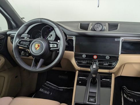 New 2026 Porsche Macan image 22
