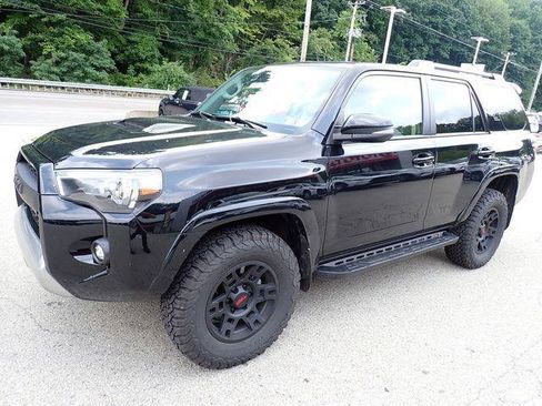 Certified 2024 Toyota 4Runner TRD Off-Road Premium w/ Moonroof Package AWD/4WD image 7