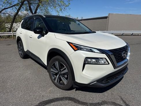 Certified 2023 Nissan Rogue SL image 3