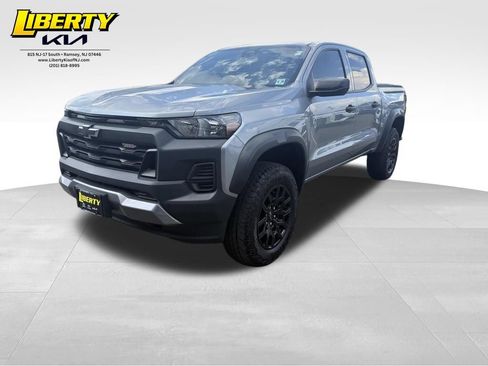 Used 2024 Chevrolet Colorado Trail Boss w/ Advanced Trailering Package AWD/4WD image 3