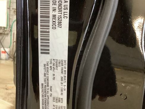 Used 2024 Jeep Compass Trailhawk w/ Trailhawk Convenience Group image 16